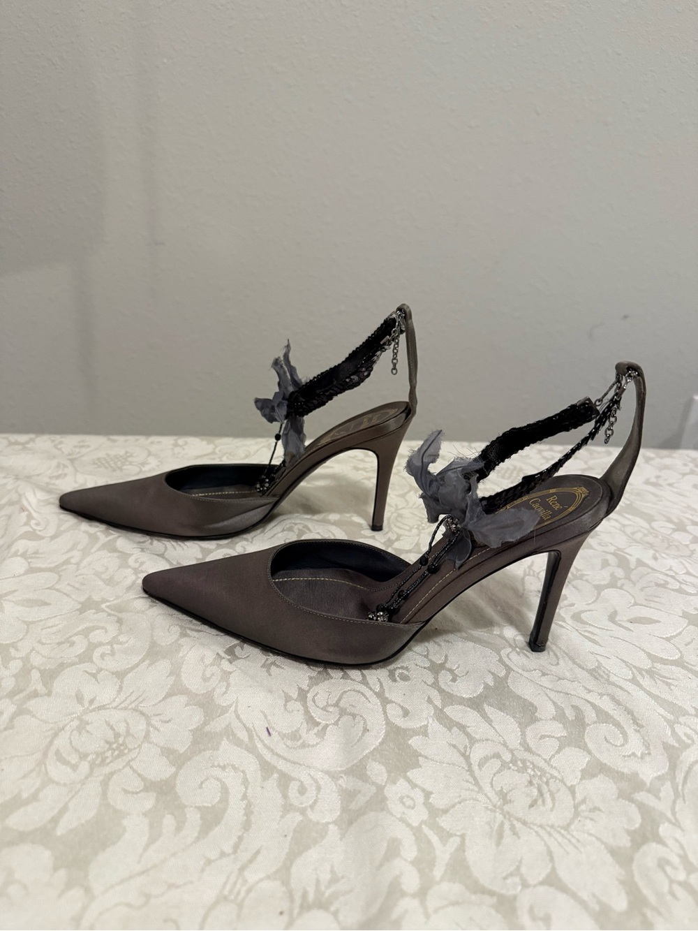 René Caovilla Satin Slingback Gray Taupe Beaded Floral Heels EU 38 Made in Italy - Picture 6 of 15